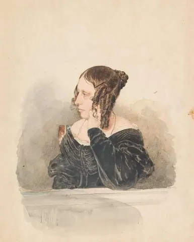 Un retrato de una mujer joven de medio perfil apoyando su brazo en un parapeto