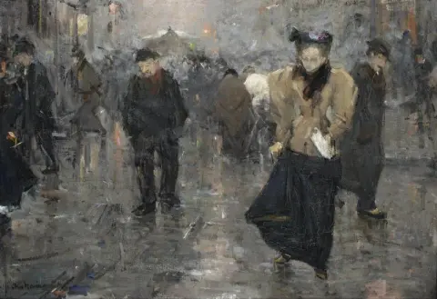 Een druk straatbeeld in Den Haag
