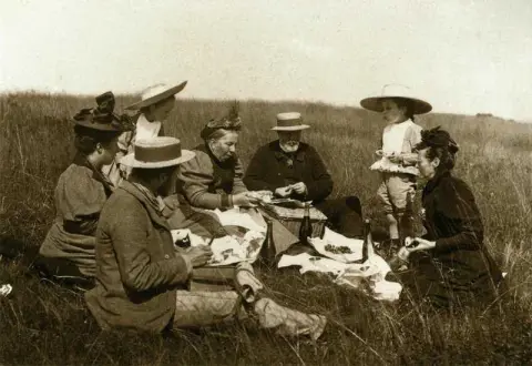 A família Caillebotte em um almoço na grama