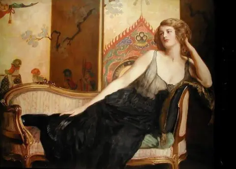 Mulher Reclinada