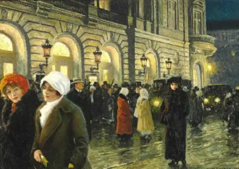 Nach der Aufführung vor dem Dagmar-Theater 1915