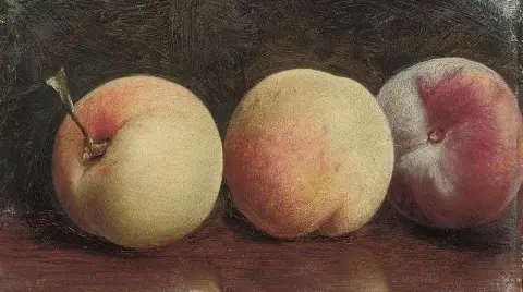棕色桌子上的三个桃子，约 1913 年