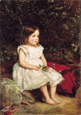 伊芙琳·李 (Eveline Lees) 小时候穿着白色连衣裙坐在银行旁边的肖像，1875 年