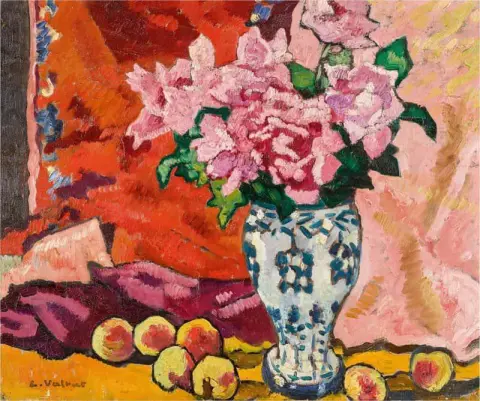 玫瑰花束与桃子约 1935 年