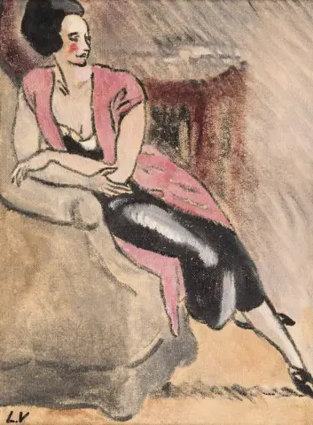 穿着粉红色背心的坐着的女人，约 1930 年